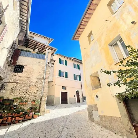 וילה Huge Town House In Storico - Car Unnecessary - Wifi - Sleeps 10 *