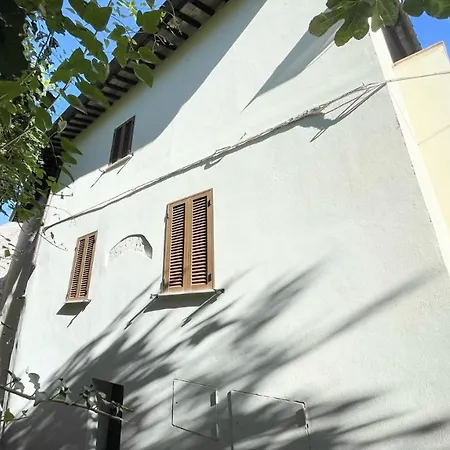 Huge Town House In Storico - Car Unnecessary - Wifi - Sleeps 10 וילה ספולטו
