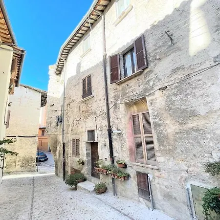 Huge Town House In Storico - Car Unnecessary - Wifi - Sleeps 10