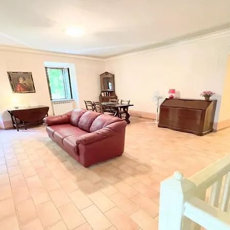 Huge Town House In Storico - Car Unnecessary - Wifi - Sleeps 10 * ספולטו