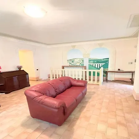 Huge Town House In Storico - Car Unnecessary - Wifi - Sleeps 10 וילה ספולטו
