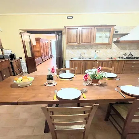 Huge Town House In Storico - Car Unnecessary - Wifi - Sleeps 10