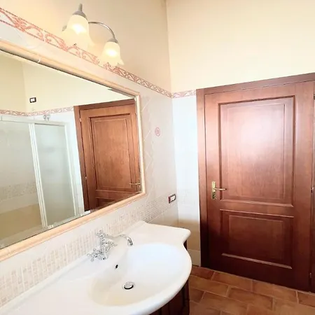 Huge Town House In Storico - Car Unnecessary - Wifi - Sleeps 10