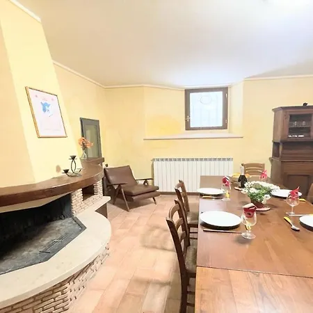 Huge Town House In Storico - Car Unnecessary - Wifi - Sleeps 10 ספולטו