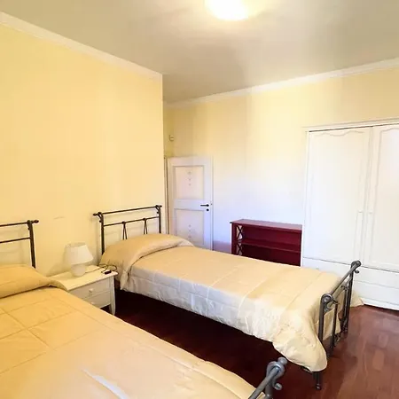 וילה Huge Town House In Storico - Car Unnecessary - Wifi - Sleeps 10 *