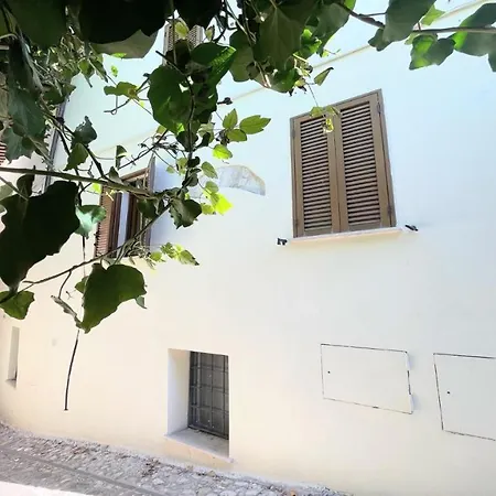 Huge Town House In Storico - Car Unnecessary - Wifi - Sleeps 10 *