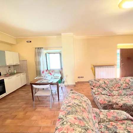Huge Town House In Storico - Car Unnecessary - Wifi - Sleeps 10 וילה *