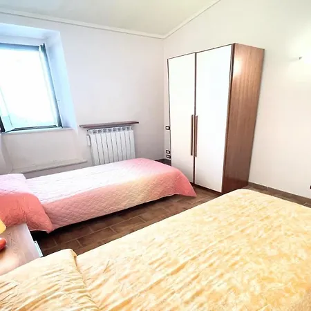 Huge Town House In Storico - Car Unnecessary - Wifi - Sleeps 10 *