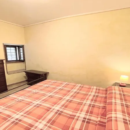 Huge Town House In Storico - Car Unnecessary - Wifi - Sleeps 10 וילה ספולטו