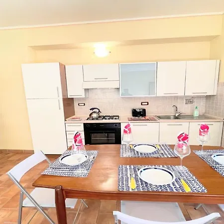 וילה Huge Town House In Storico - Car Unnecessary - Wifi - Sleeps 10