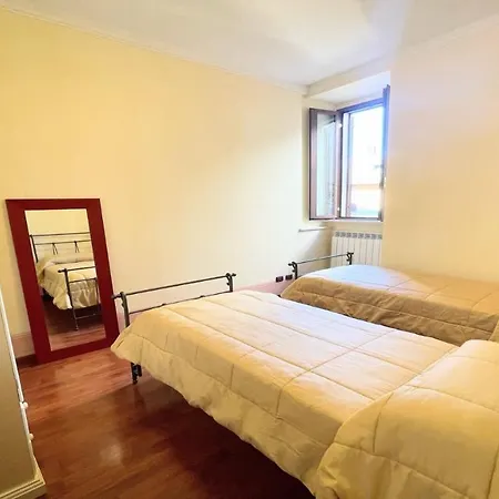 וילה Huge Town House In Storico - Car Unnecessary - Wifi - Sleeps 10 *