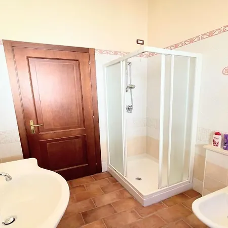 Huge Town House In Storico - Car Unnecessary - Wifi - Sleeps 10 ספולטו
